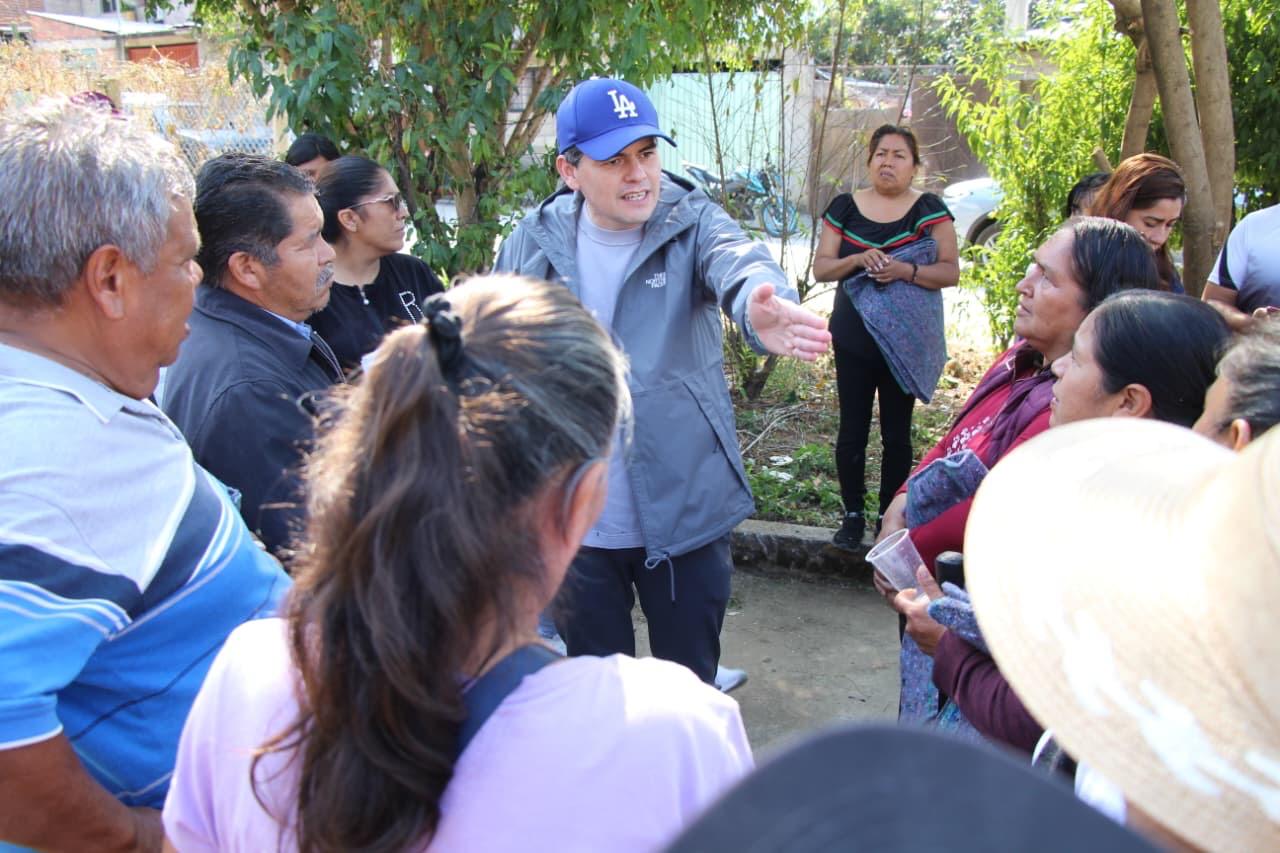 Gobierno de la Heroica realiza jornada de limpieza y entrega de cobijas en Pueblo Nuevo